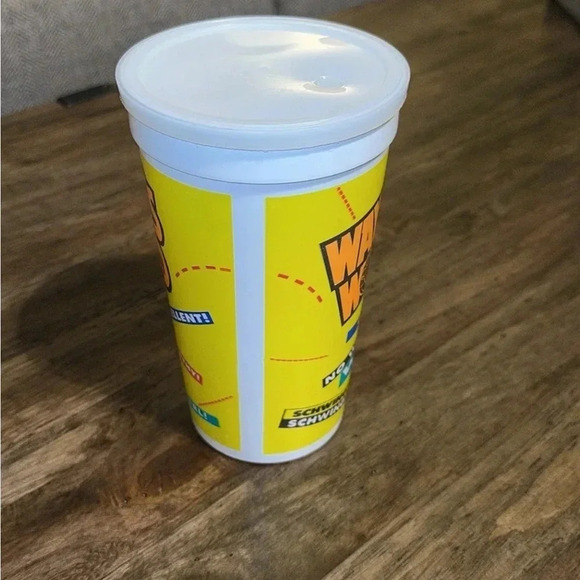 Wayne’s World 1992 Blockbuster Yellow Plastic Vintage Drinking Cup w/lid - Picture 3 of 5